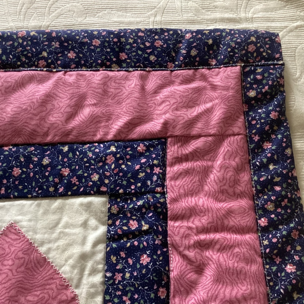 Handmade vintage quilted heart country wall hanging blue / mauve 29 x 29 inches - Picture 10 of 12
